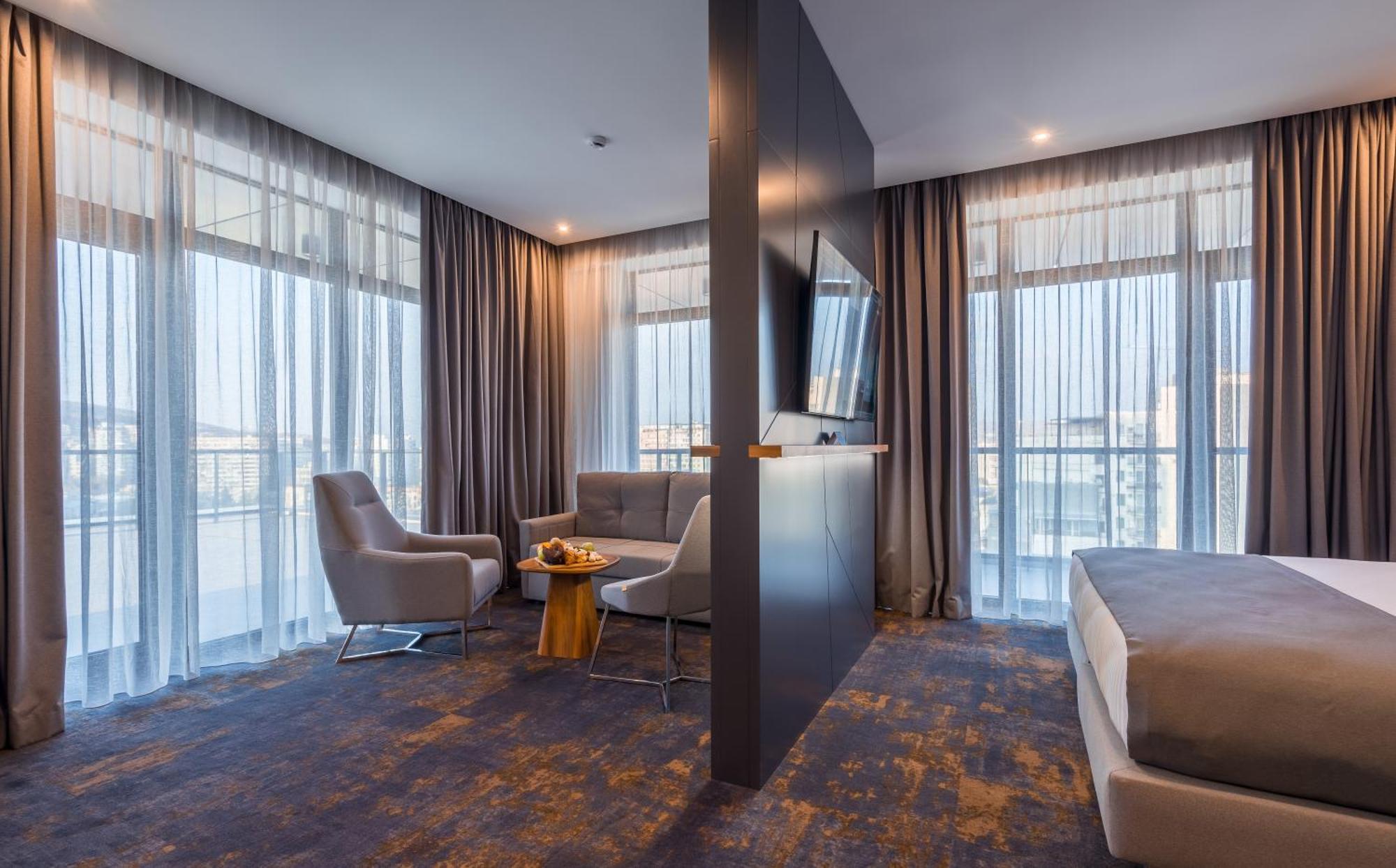 Onyx Center Hotel